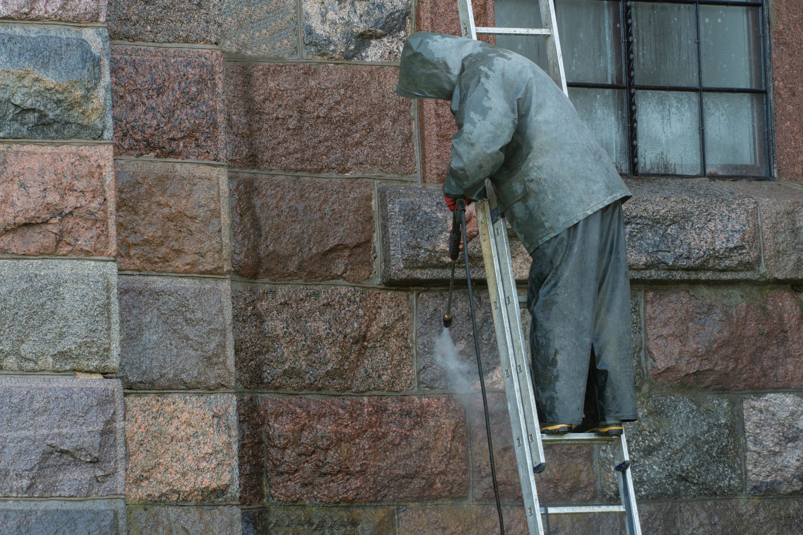 Fassadenreinigung (z.B. Graffitibeseitigung)